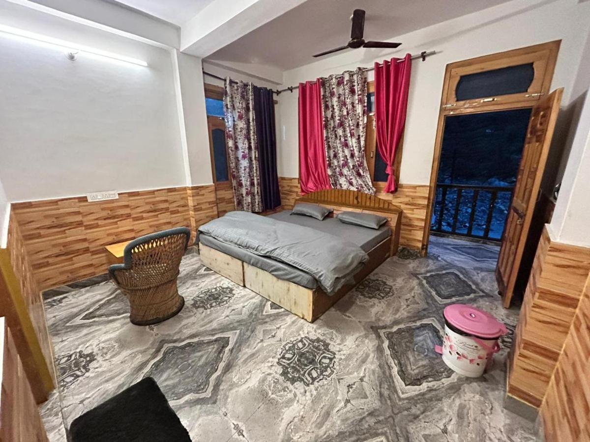 Flipsyde Retreat Hotel Касол Екстериор снимка