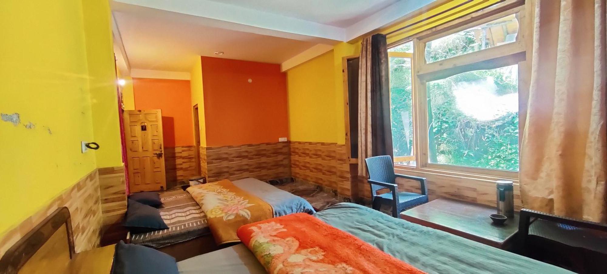 Flipsyde Retreat Hotel Касол Екстериор снимка
