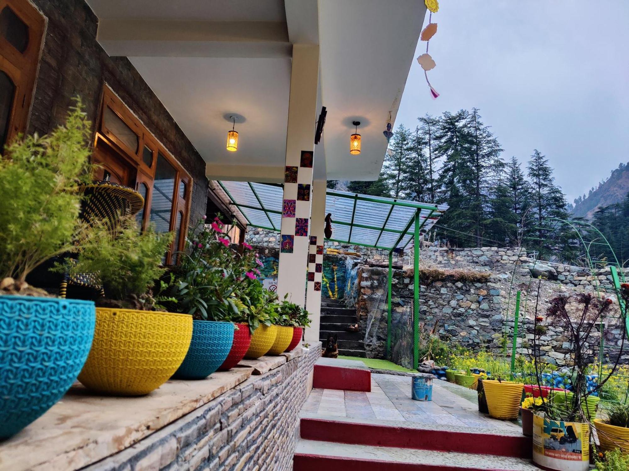 Flipsyde Retreat Hotel Касол Екстериор снимка