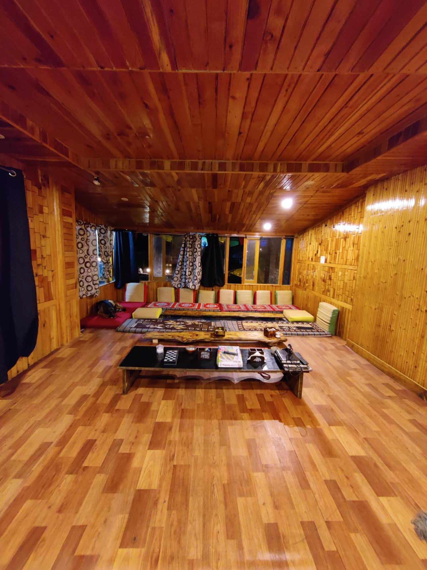 Flipsyde Retreat Hotel Касол Екстериор снимка