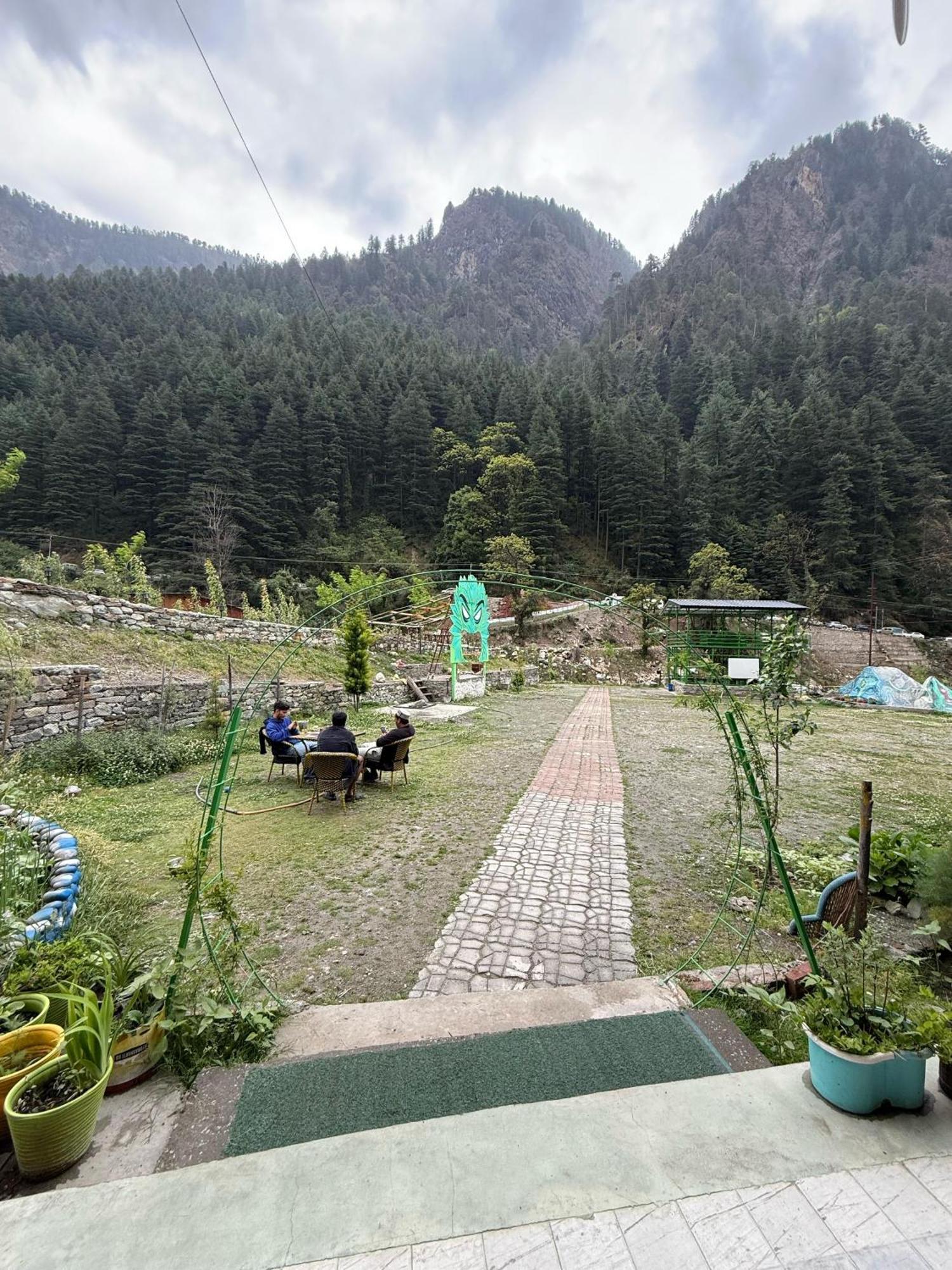 Flipsyde Retreat Hotel Касол Екстериор снимка