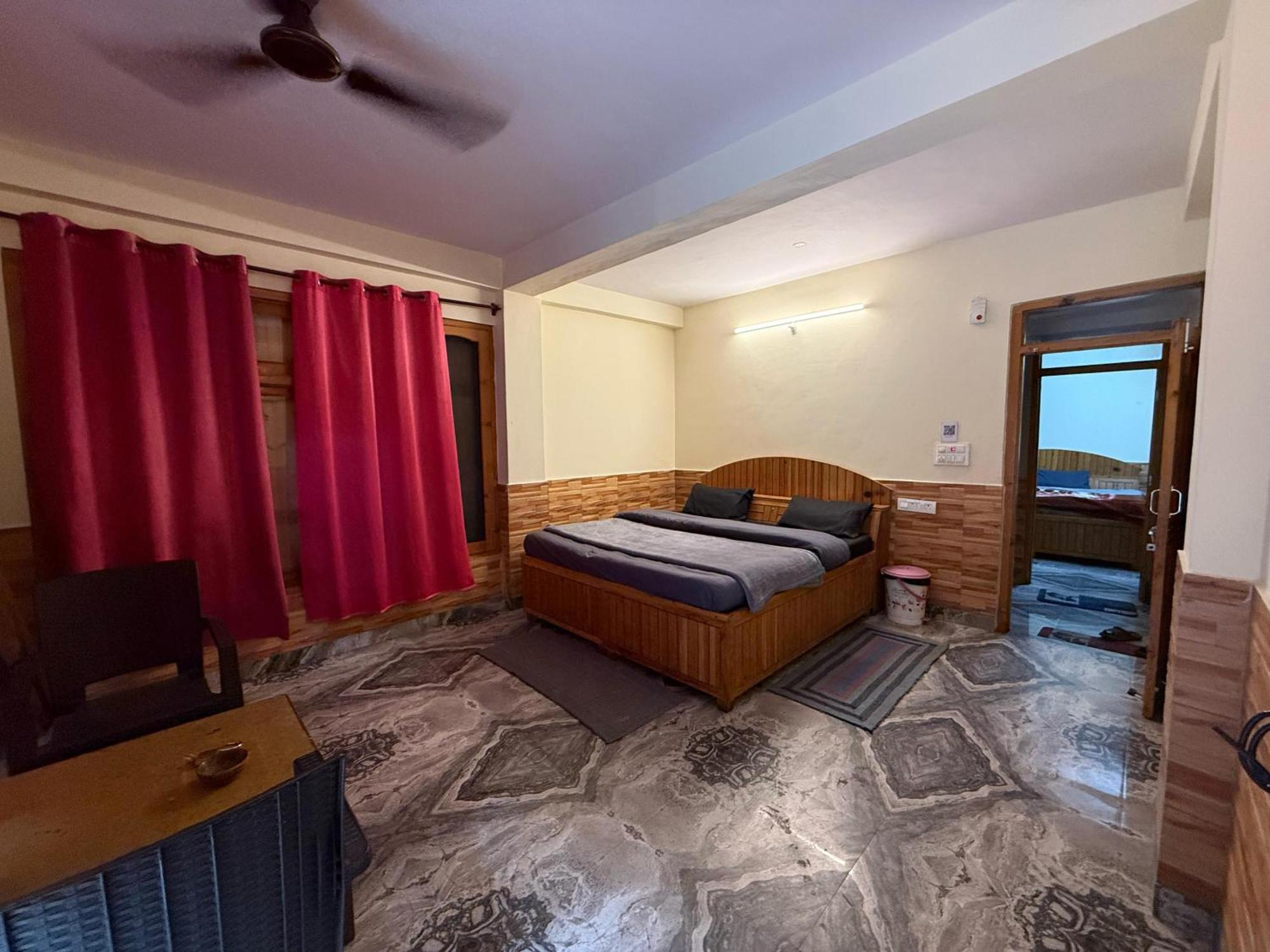 Flipsyde Retreat Hotel Касол Екстериор снимка